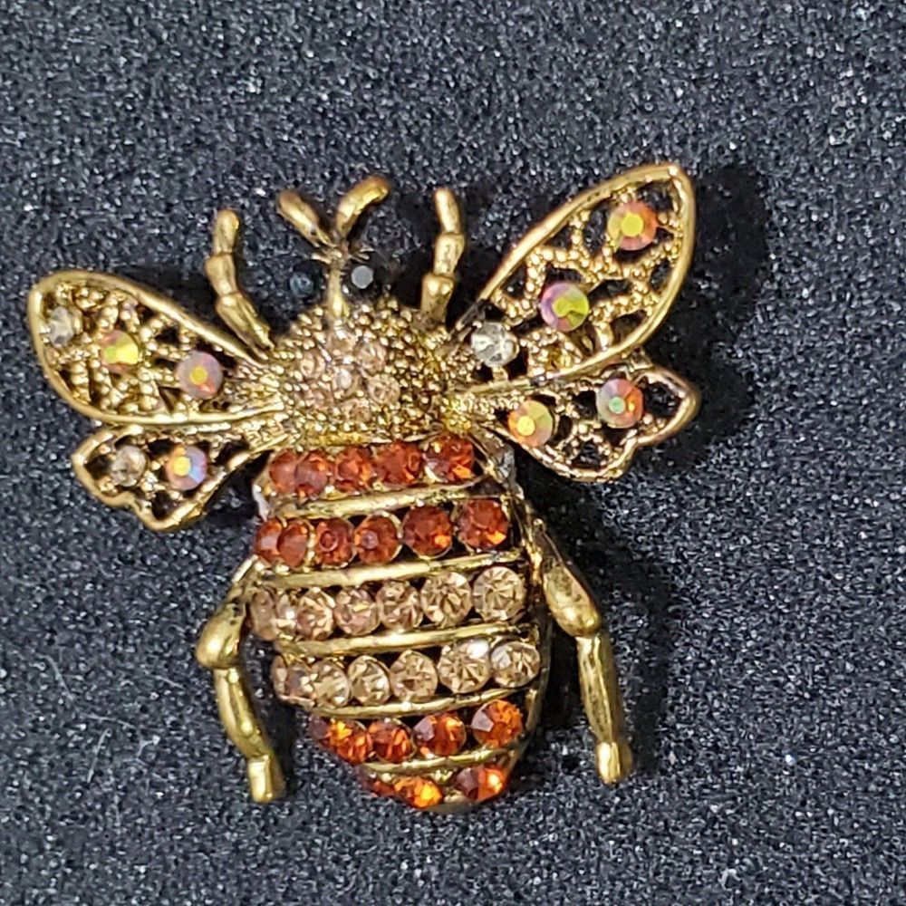 Honeybee Brooch View 2